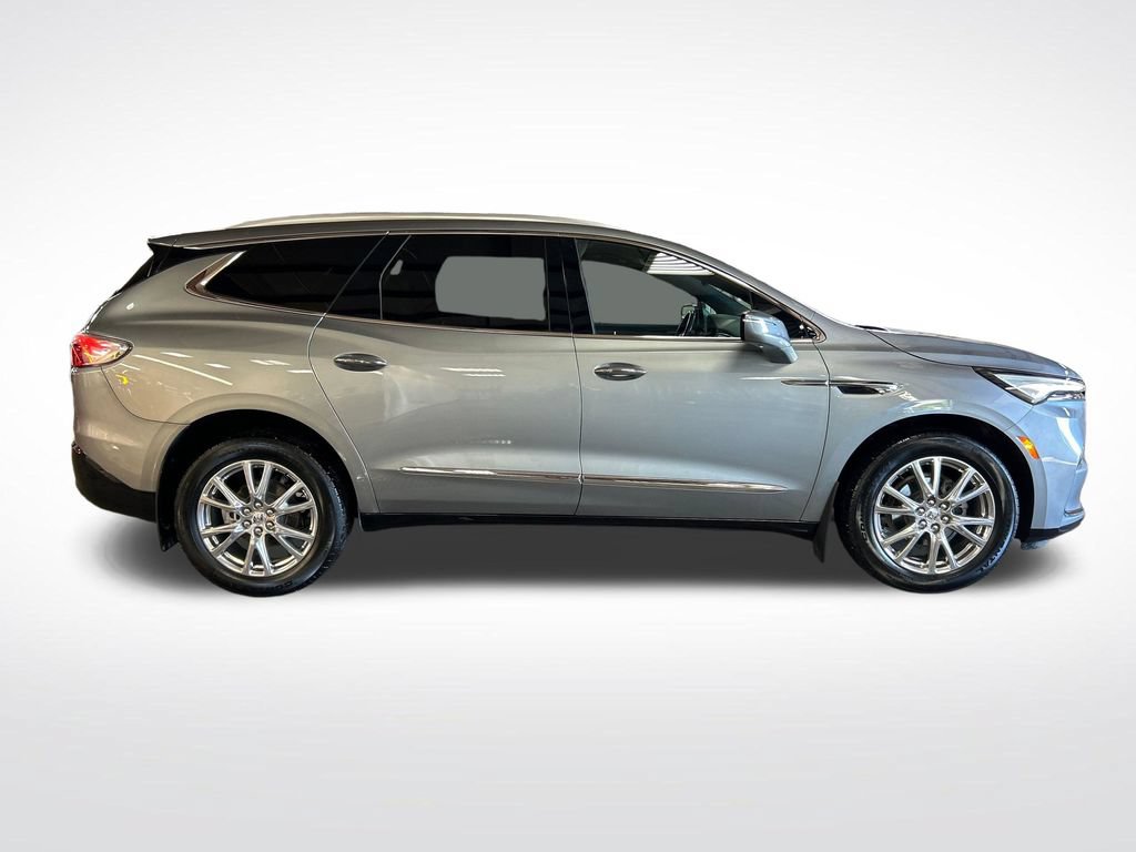 Used 2024 Buick Enclave Premium AWD/4WD image 7