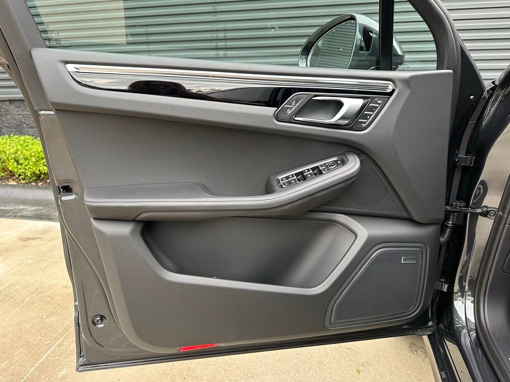 Used 2026 Porsche Macan S image 14