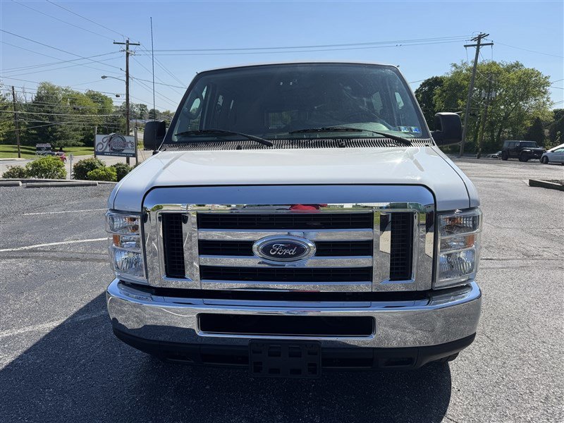 Used 2011 Ford E-350 and Econoline 350 XLT RWD image 3