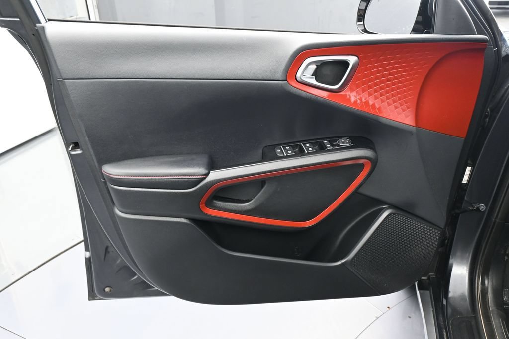 Used 2024 Kia Soul GT-Line FWD image 12