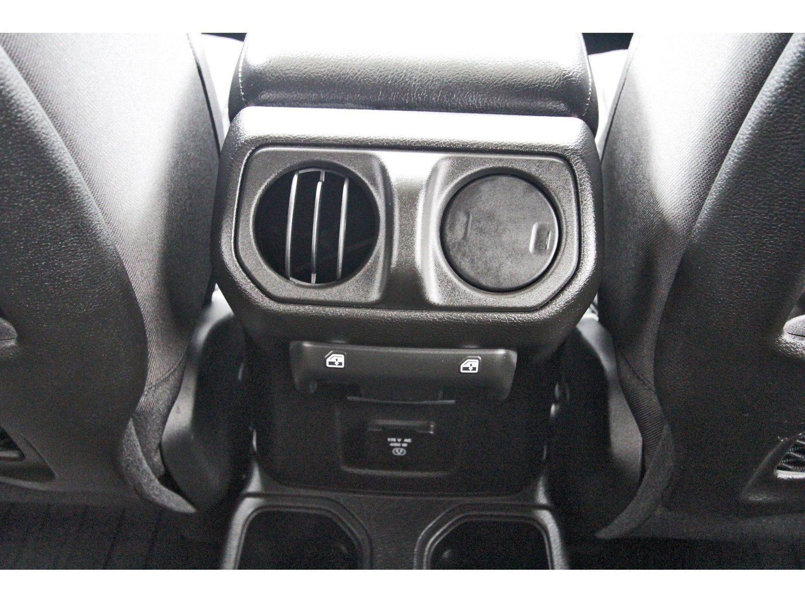 Used 2024 Jeep Gladiator Mojave w/ Convenience Group AWD/4WD image 15