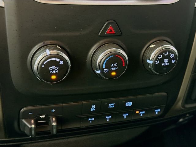 Used 2018 RAM 3500 SLT w/ Luxury Group AWD/4WD image 15