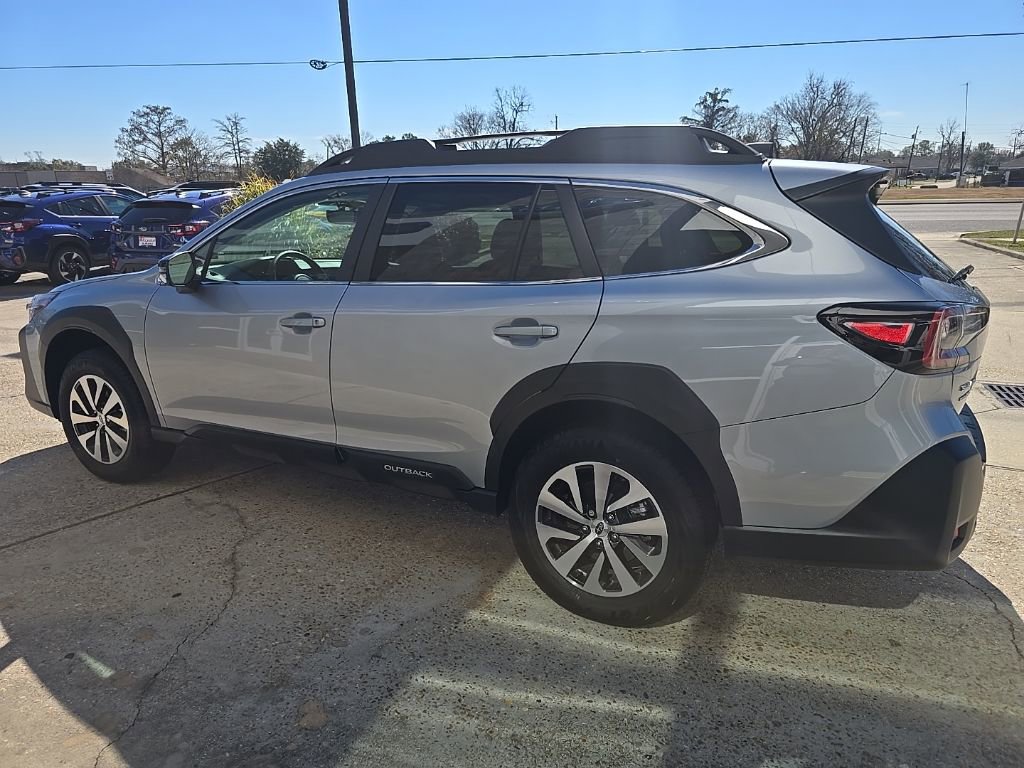 Used 2025 Subaru Outback Premium w/ Tech Package 1 image 8
