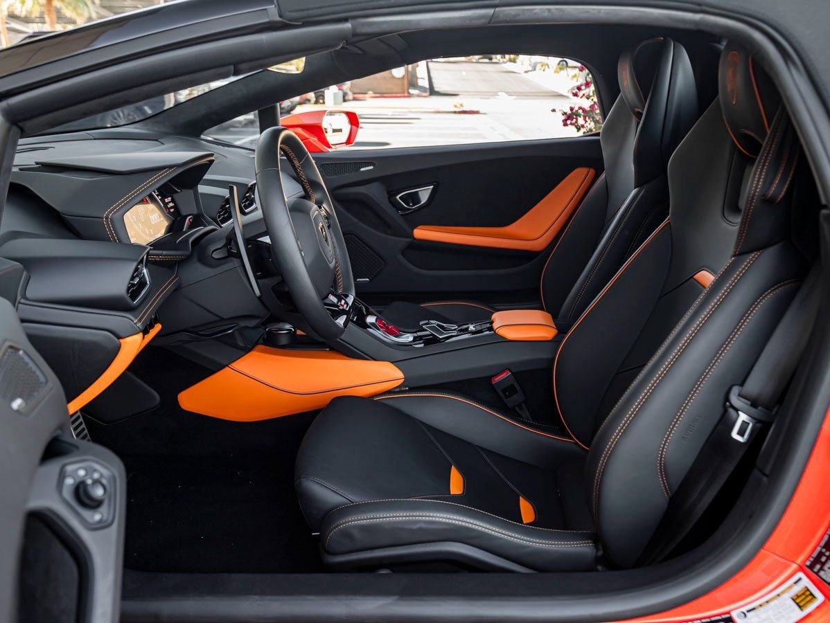 Used 2020 Lamborghini Huracan EVO image 16