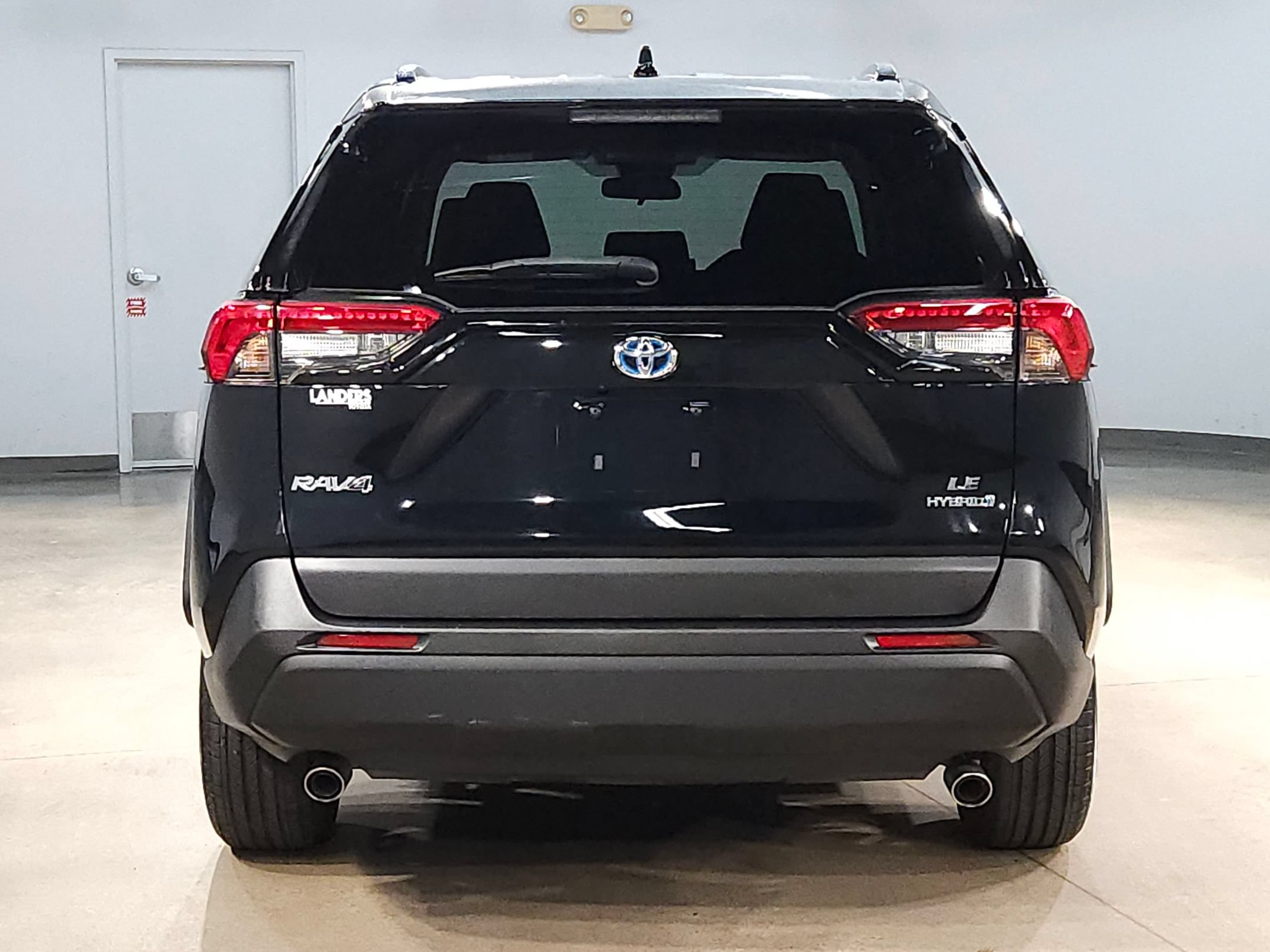 Used 2022 Toyota RAV4 LE AWD/4WD image 6