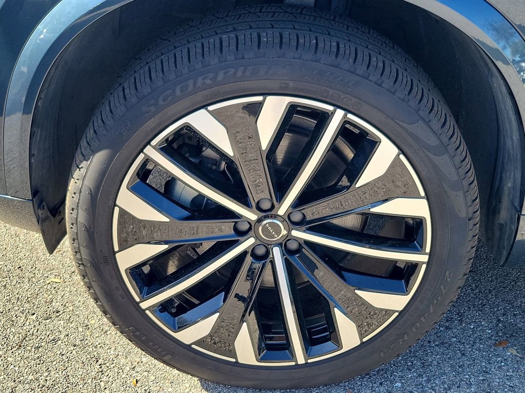 Certified 2025 Volvo XC90 B5 Plus image 11