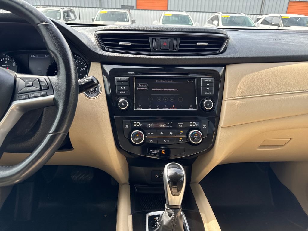 Used 2020 Nissan Rogue SV AWD/4WD image 17