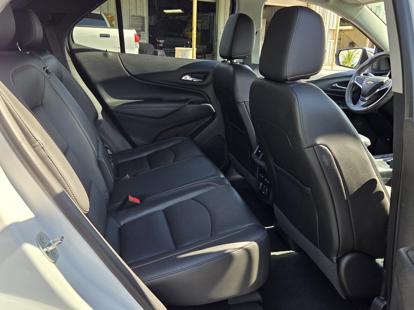 Certified 2018 Chevrolet Equinox Premier FWD image 16