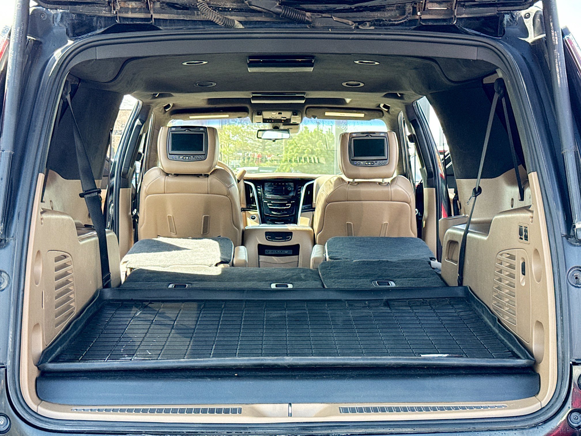Used 2018 Cadillac Escalade ESV Platinum image 7