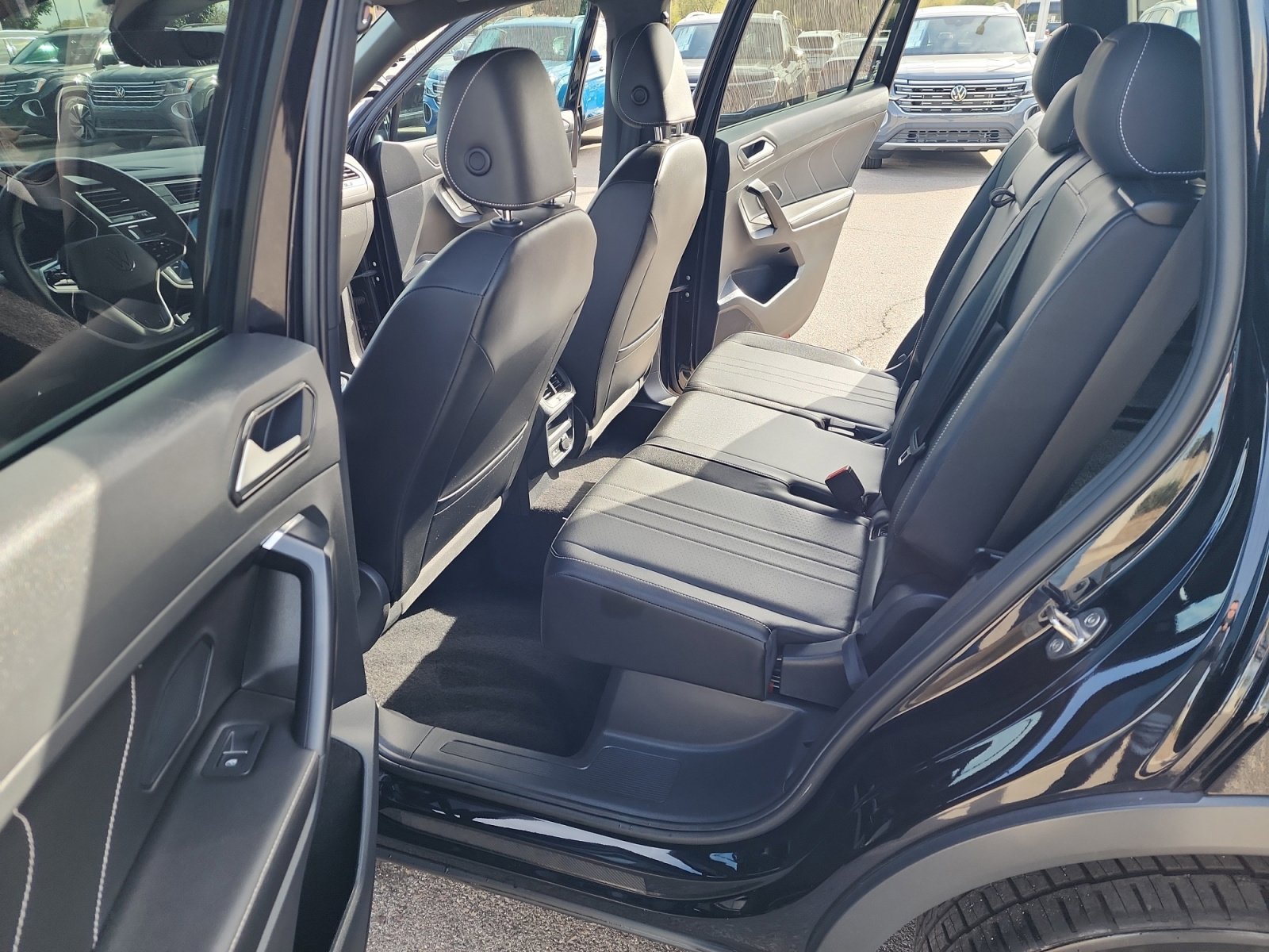 Certified 2023 Volkswagen Tiguan SE R-Line image 17