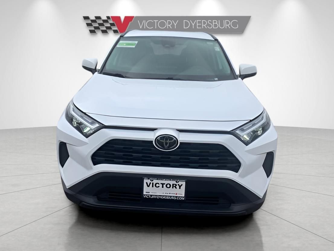 Used 2025 Toyota RAV4 XLE image 3