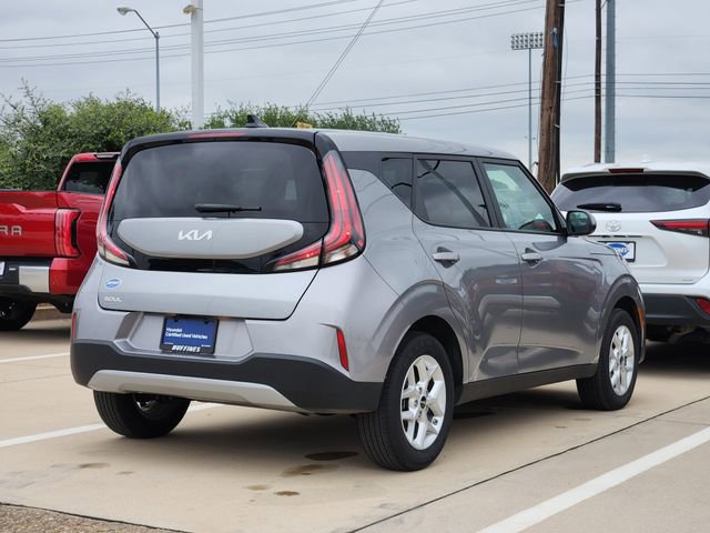 Used 2025 Kia Soul LX w/ LX Technology Package FWD image 3