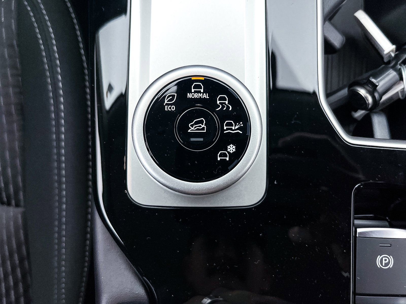 New 2025 Mitsubishi Outlander ES image 19