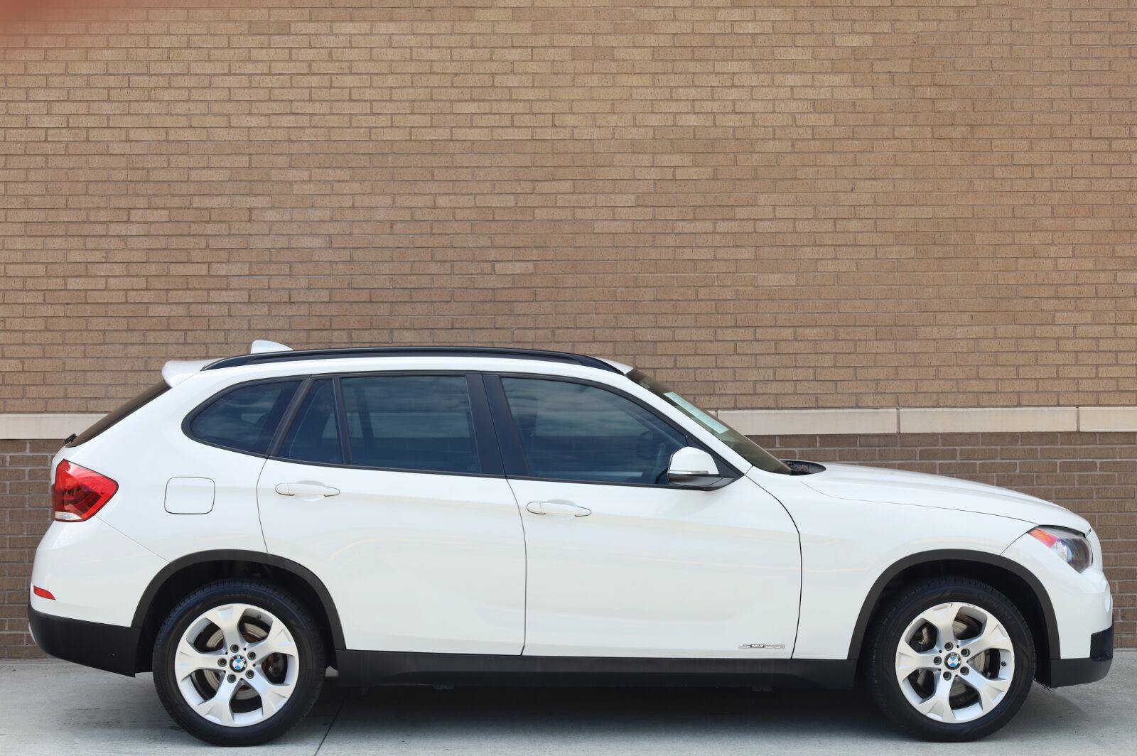 Used 2013 BMW X1 sDrive28i RWD image 3
