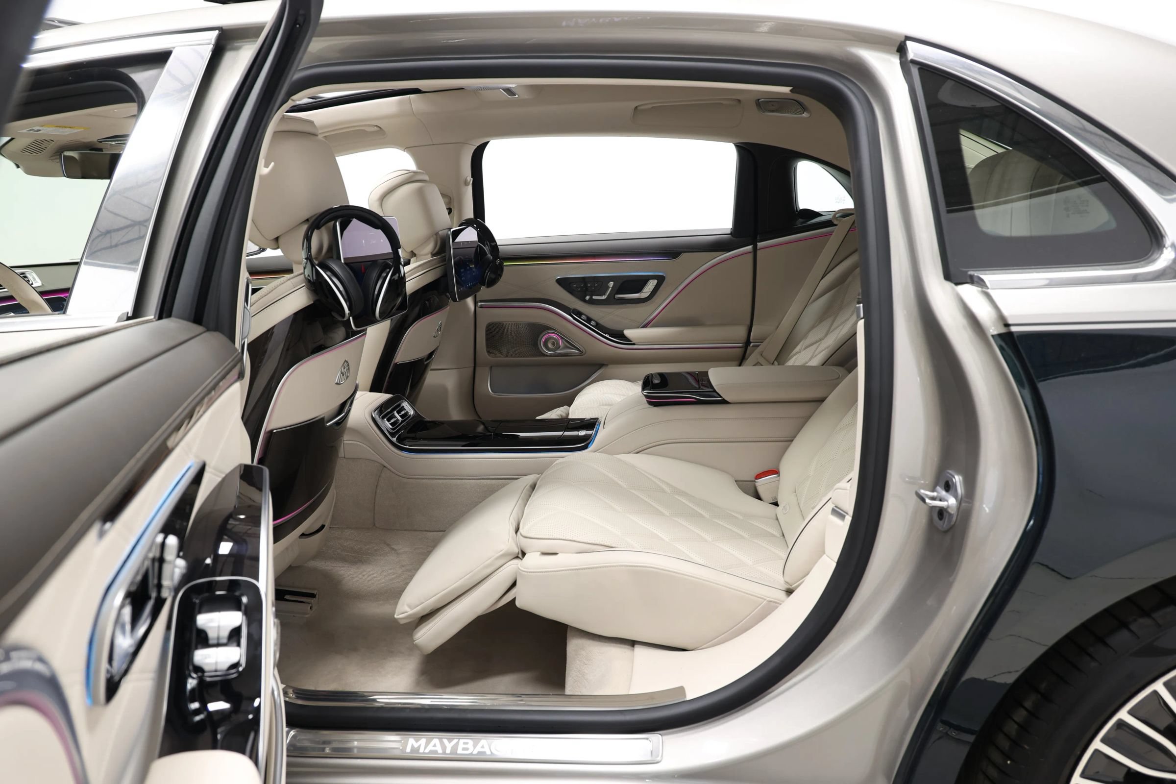 Used 2024 Mercedes-Benz Maybach S 580 4MATIC image 61