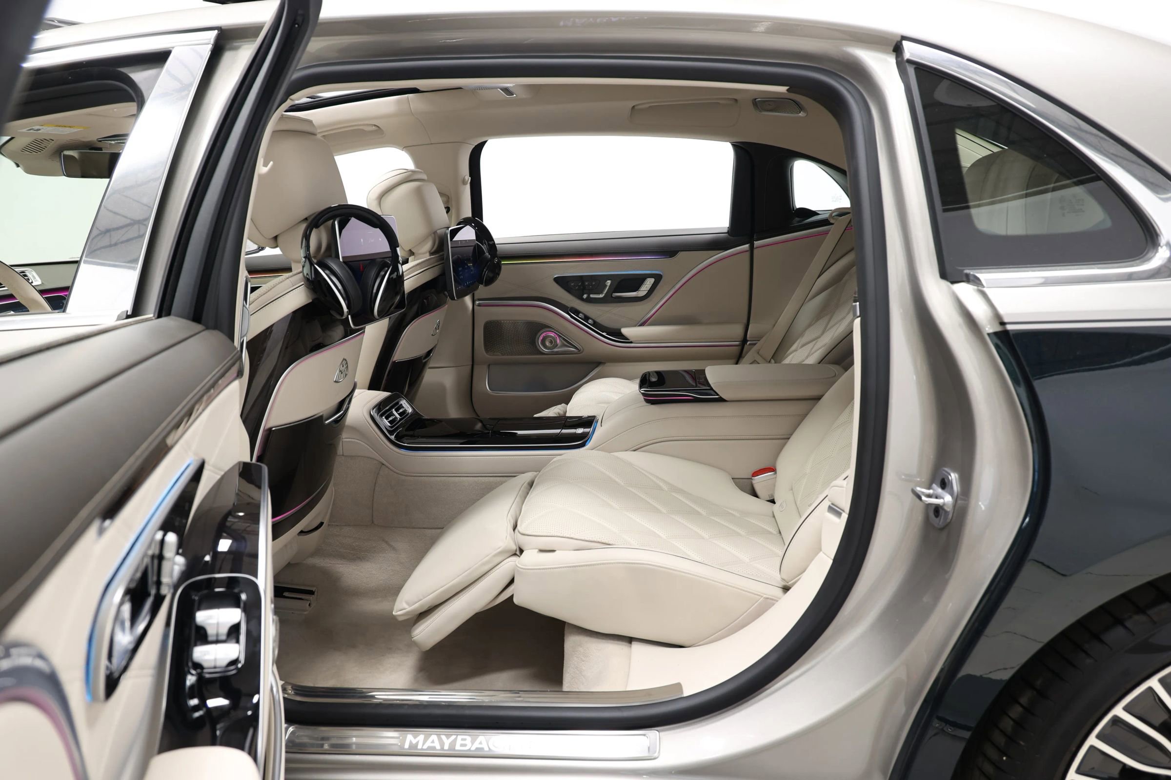 Used 2024 Mercedes-Benz Maybach S 580 4MATIC image 61