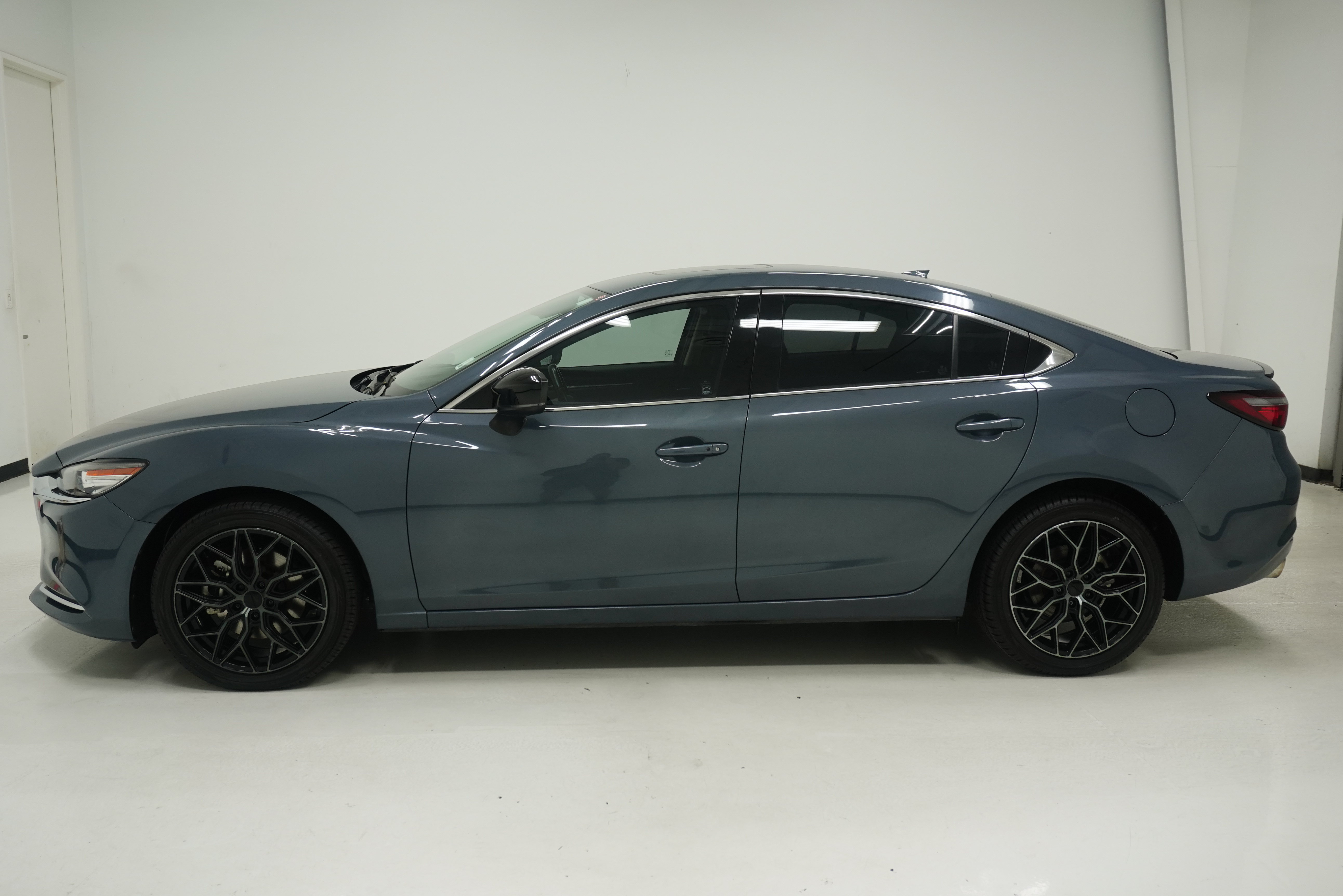 Used 2021 MAZDA MAZDA6 Carbon Edition FWD image 7