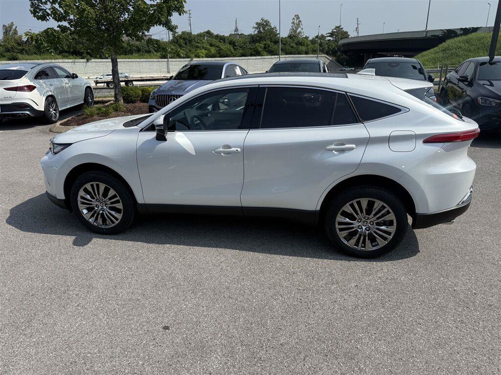 Used 2024 Toyota Venza Limited AWD/4WD image 2