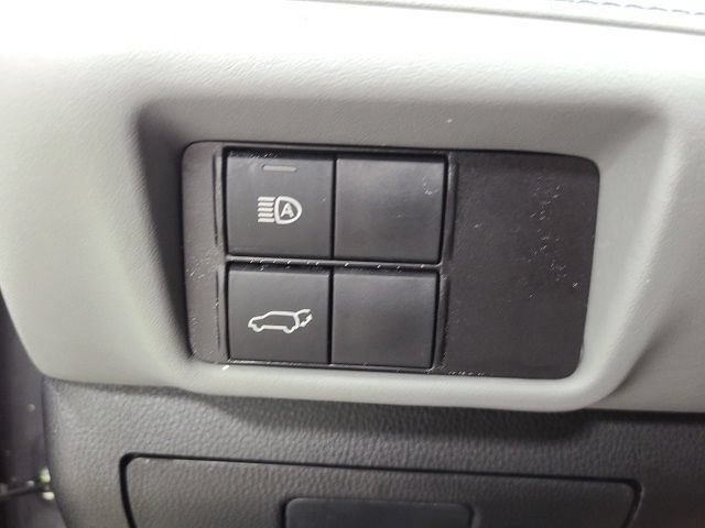 Used 2022 Toyota Highlander XLE FWD image 37