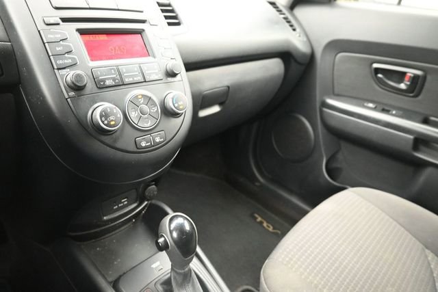 Used 2013 Kia Soul FWD image 28