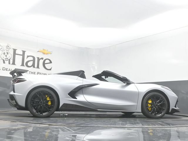 New 2026 Chevrolet Corvette Stingray Premium Conv w/ Stealth Interior Trim Package RWD image 33