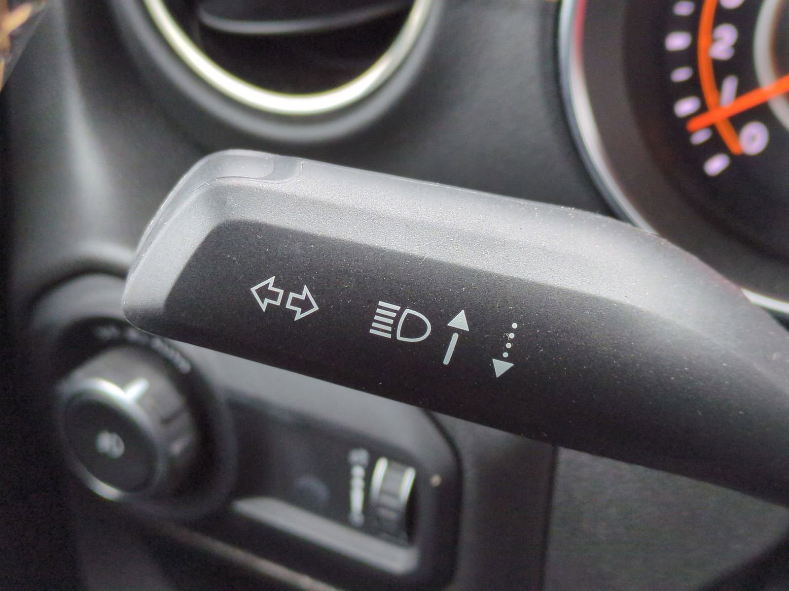 Used 2023 Jeep Wrangler Altitude image 33