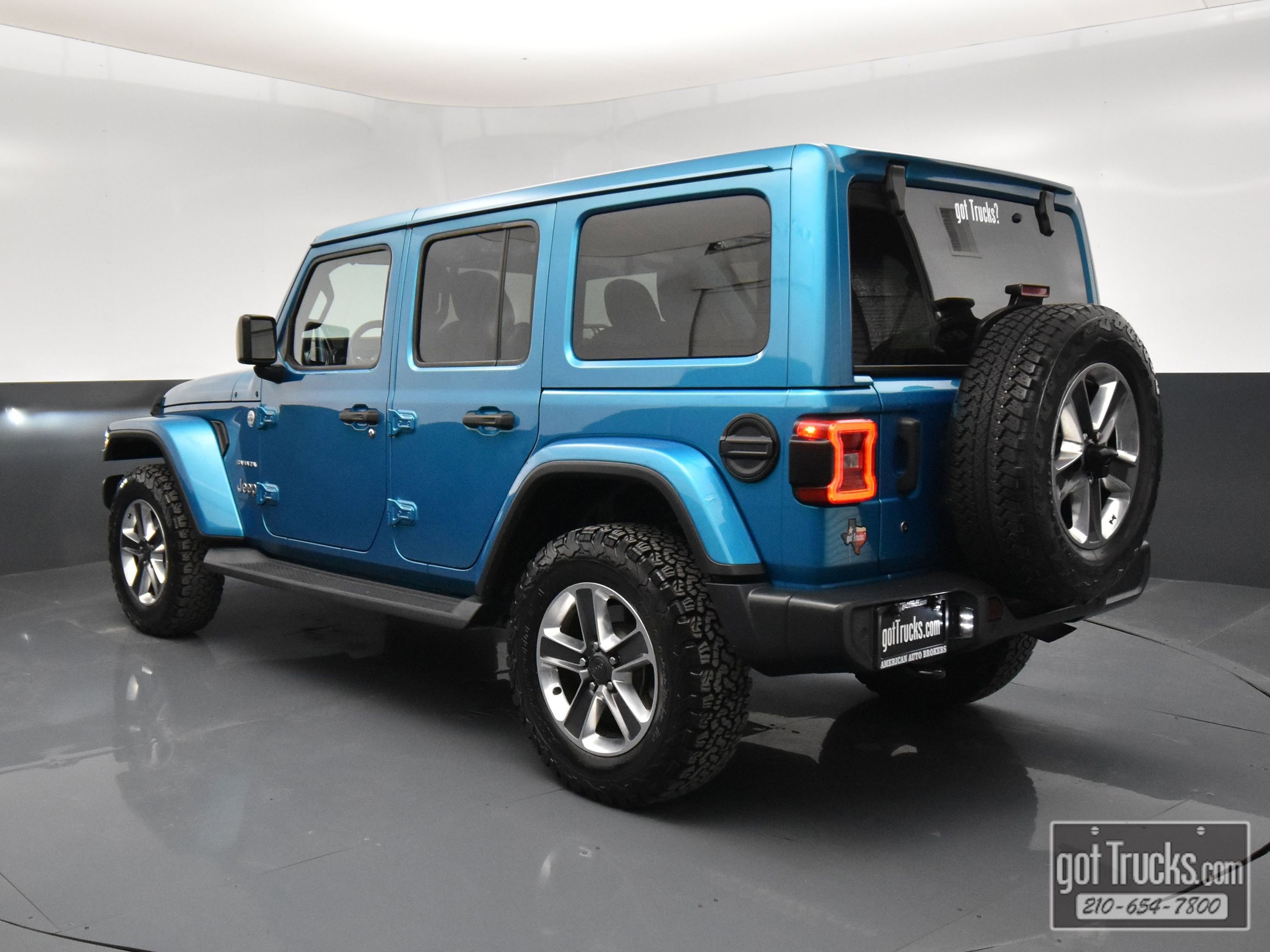 Used 2020 Jeep Wrangler Unlimited Sahara image 4
