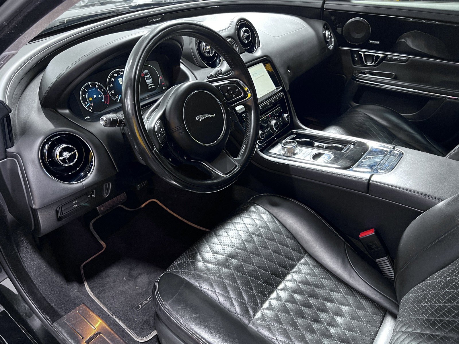 Used 2018 Jaguar XJ L Supercharged image 14