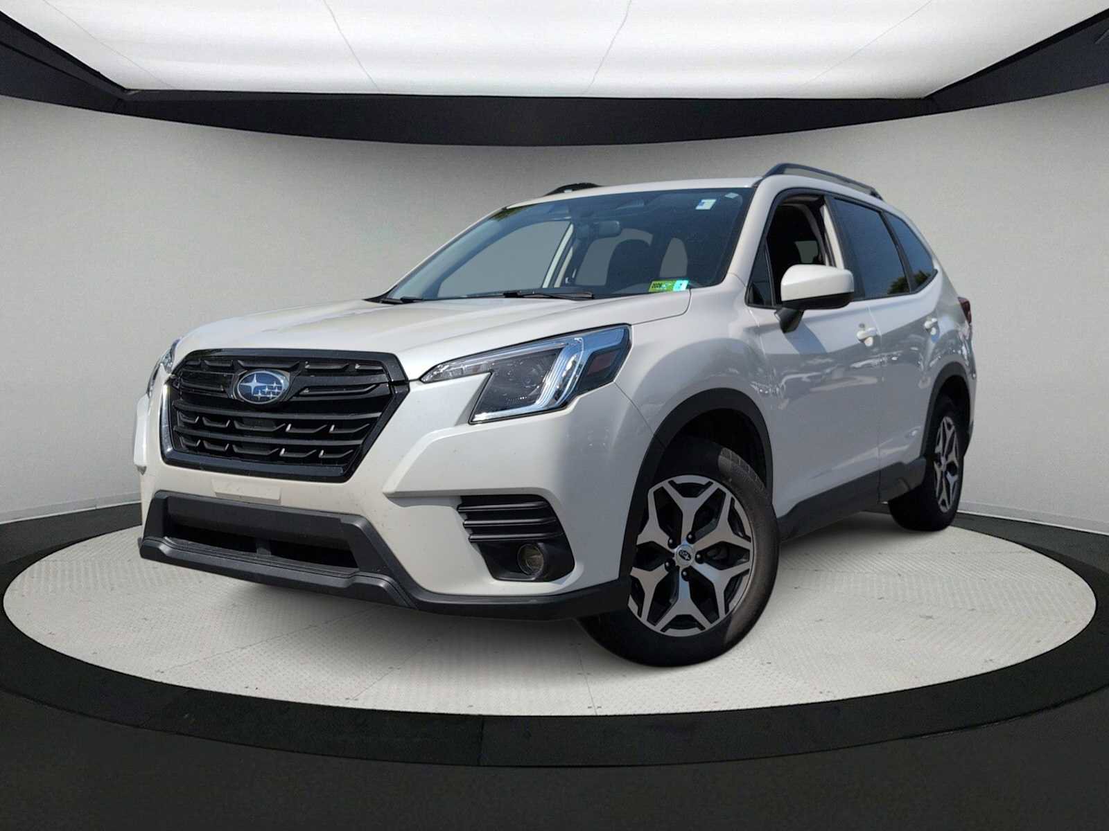 Used 2022 Subaru Forester Premium AWD/4WD image 1