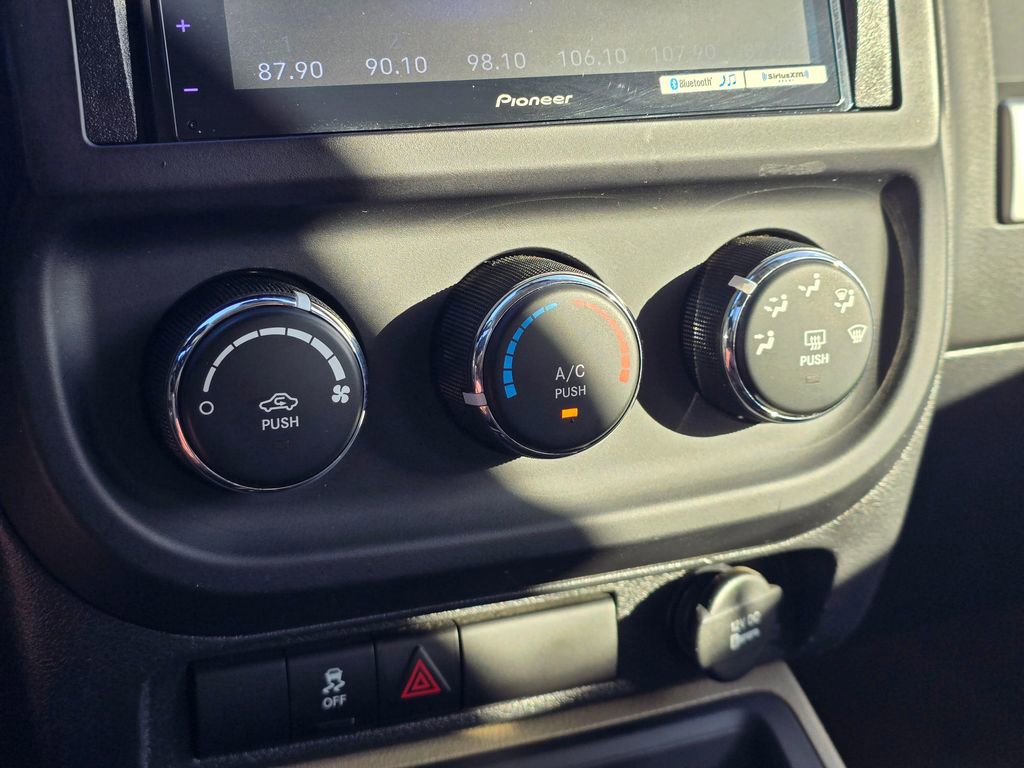 Used 2014 Jeep Compass Sport w/ Power Value Group image 19