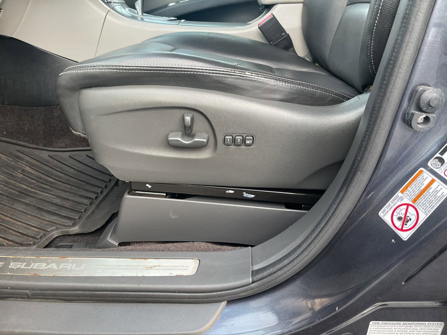 Used 2011 Subaru Tribeca Touring AWD/4WD image 9