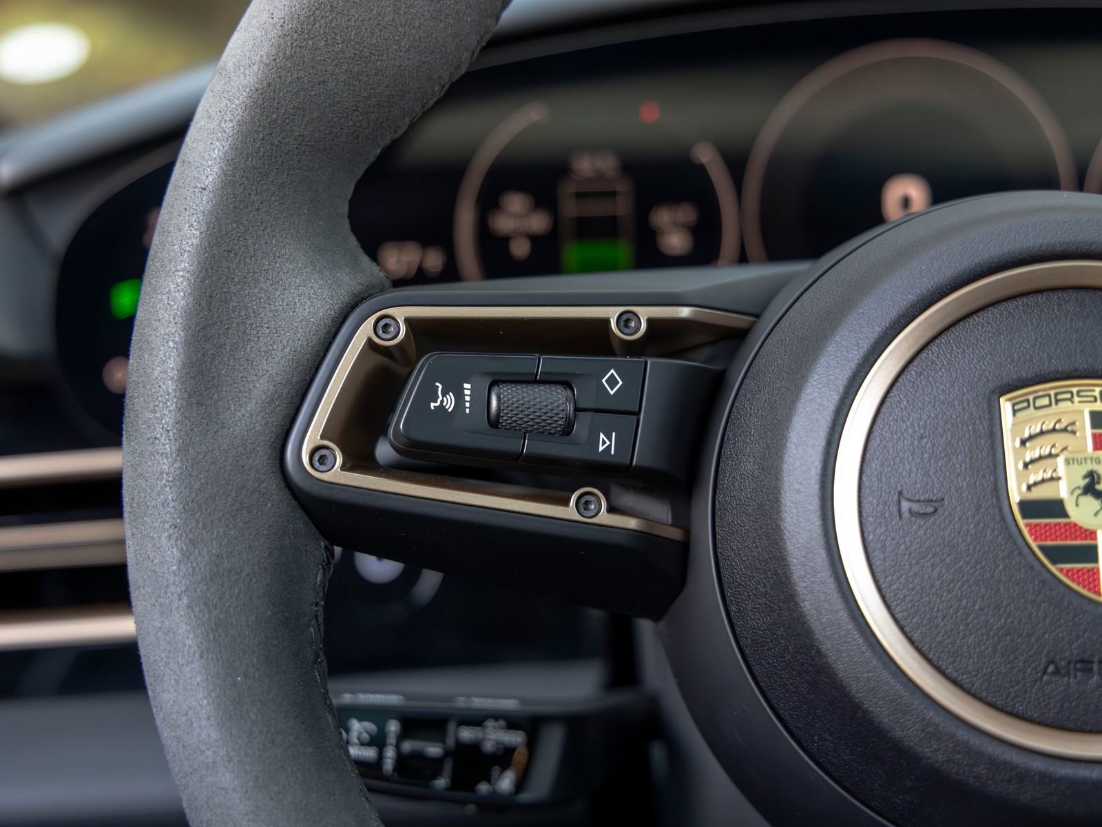 Certified 2025 Porsche Taycan 4S image 29