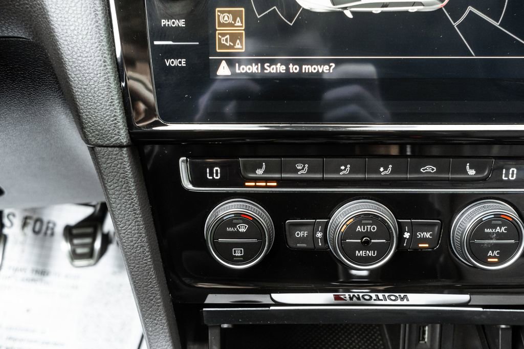 Used 2019 Volkswagen Golf R 4-Door AWD/4WD image 10