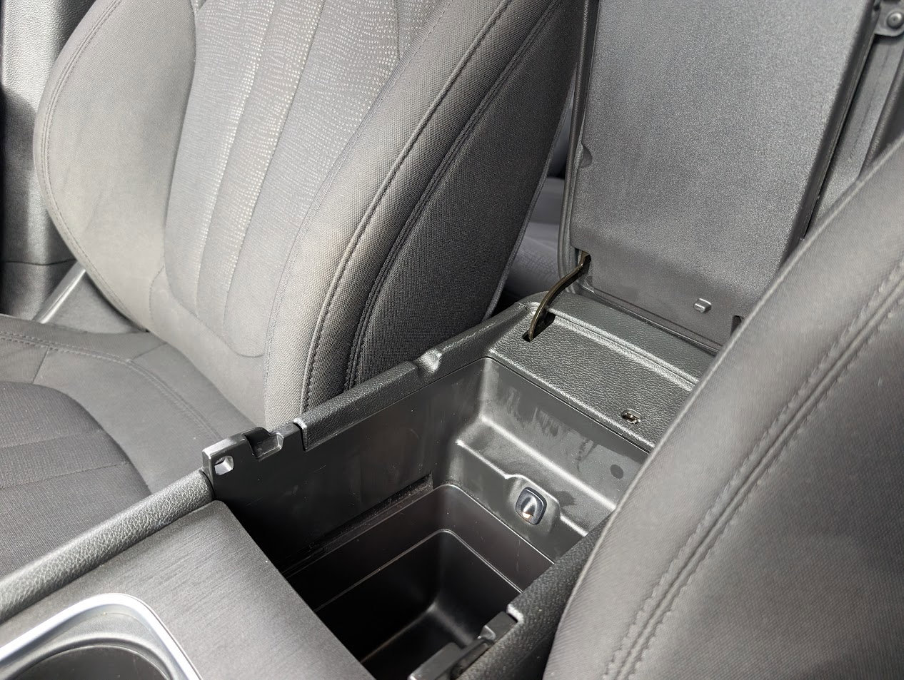 Used 2015 Chrysler 200 Limited w/ Convenience Group image 28