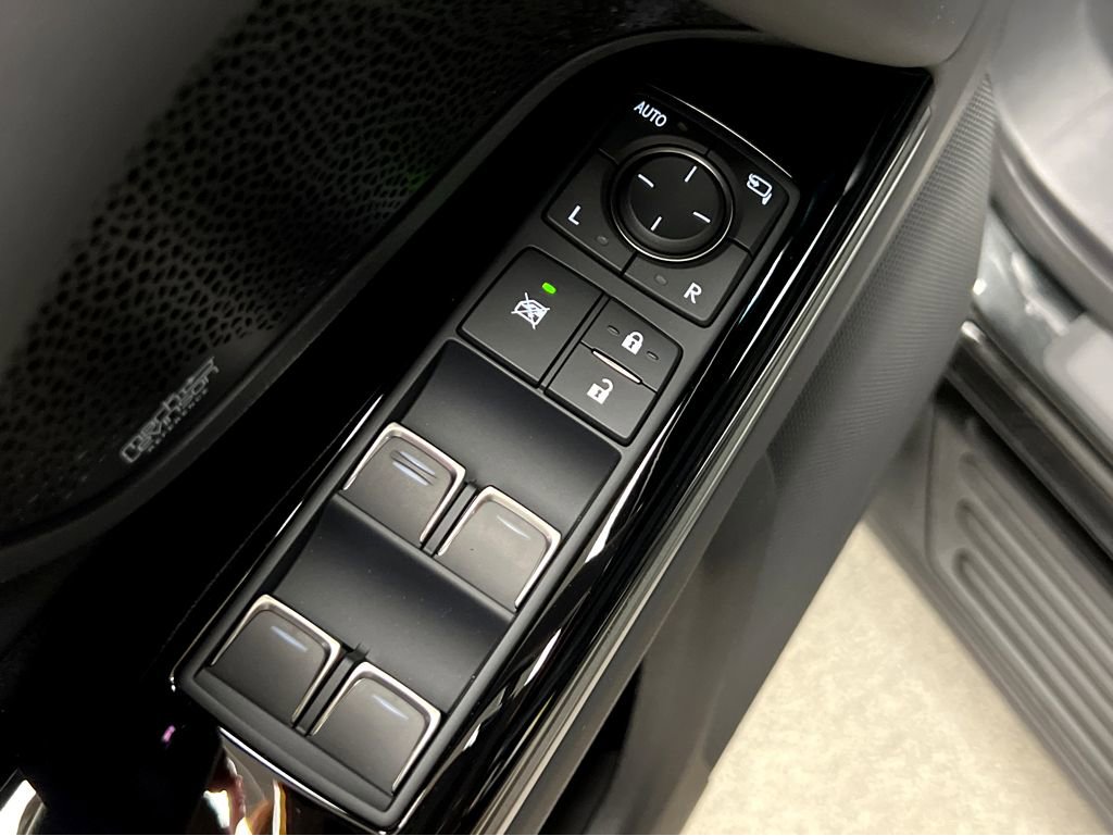 New 2026 Lexus LX 700h Luxury image 40