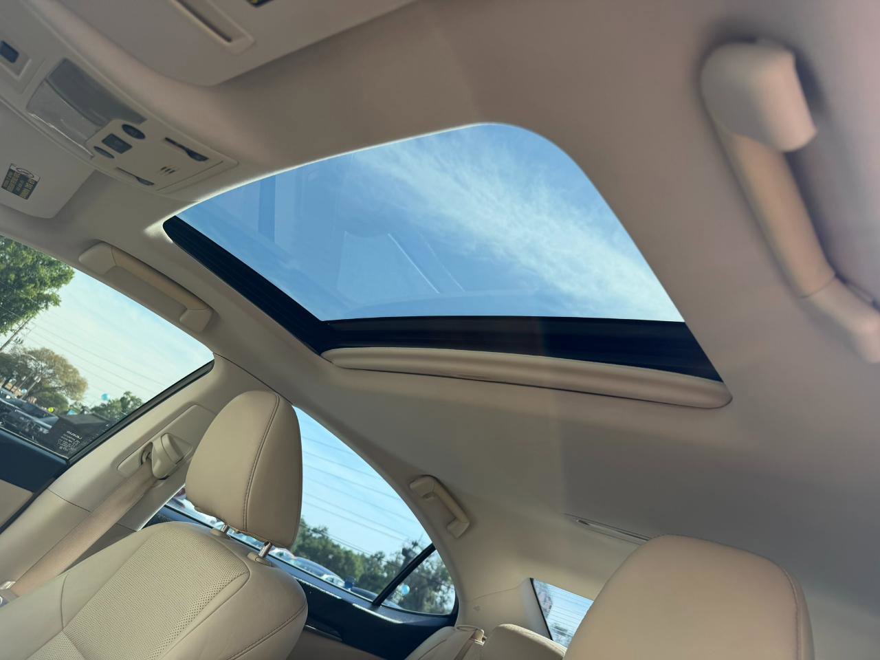 Used 2014 Lexus ES 350 w/ Luxury Package FWD image 34