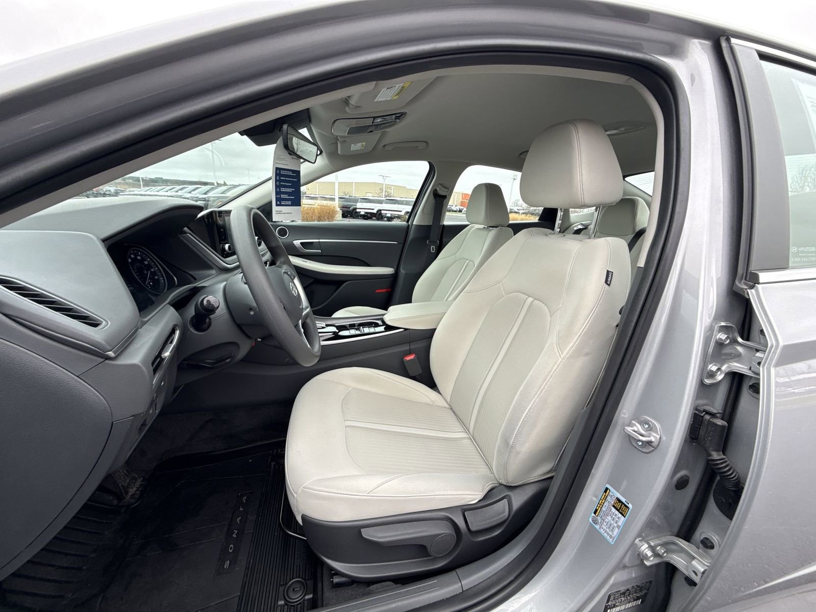 Certified 2023 Hyundai Sonata SE w/ Preferred Accessory Package image 13
