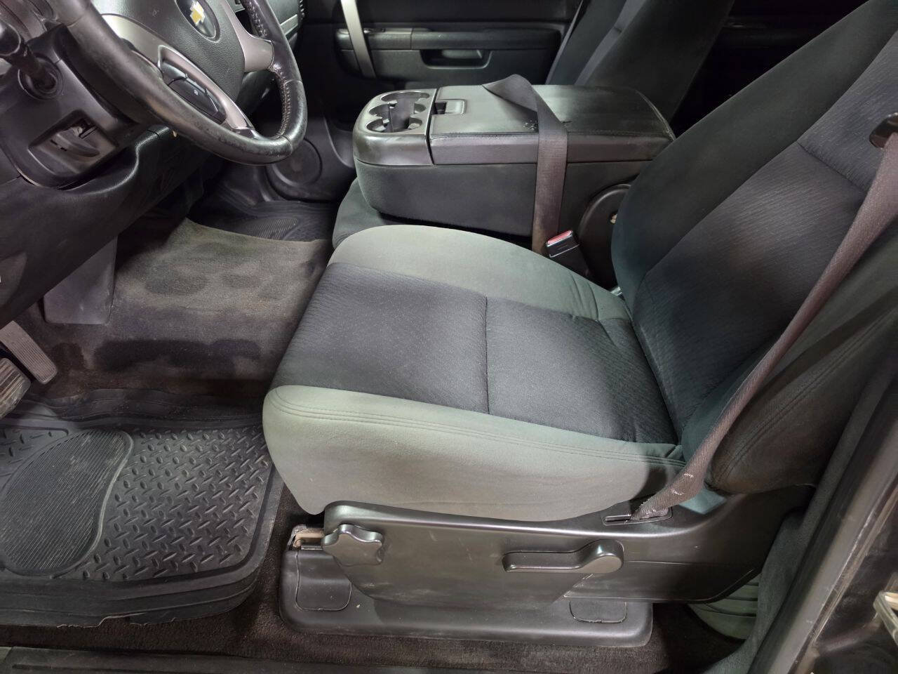 Used 2010 Chevrolet Silverado 2500 LT AWD/4WD image 20