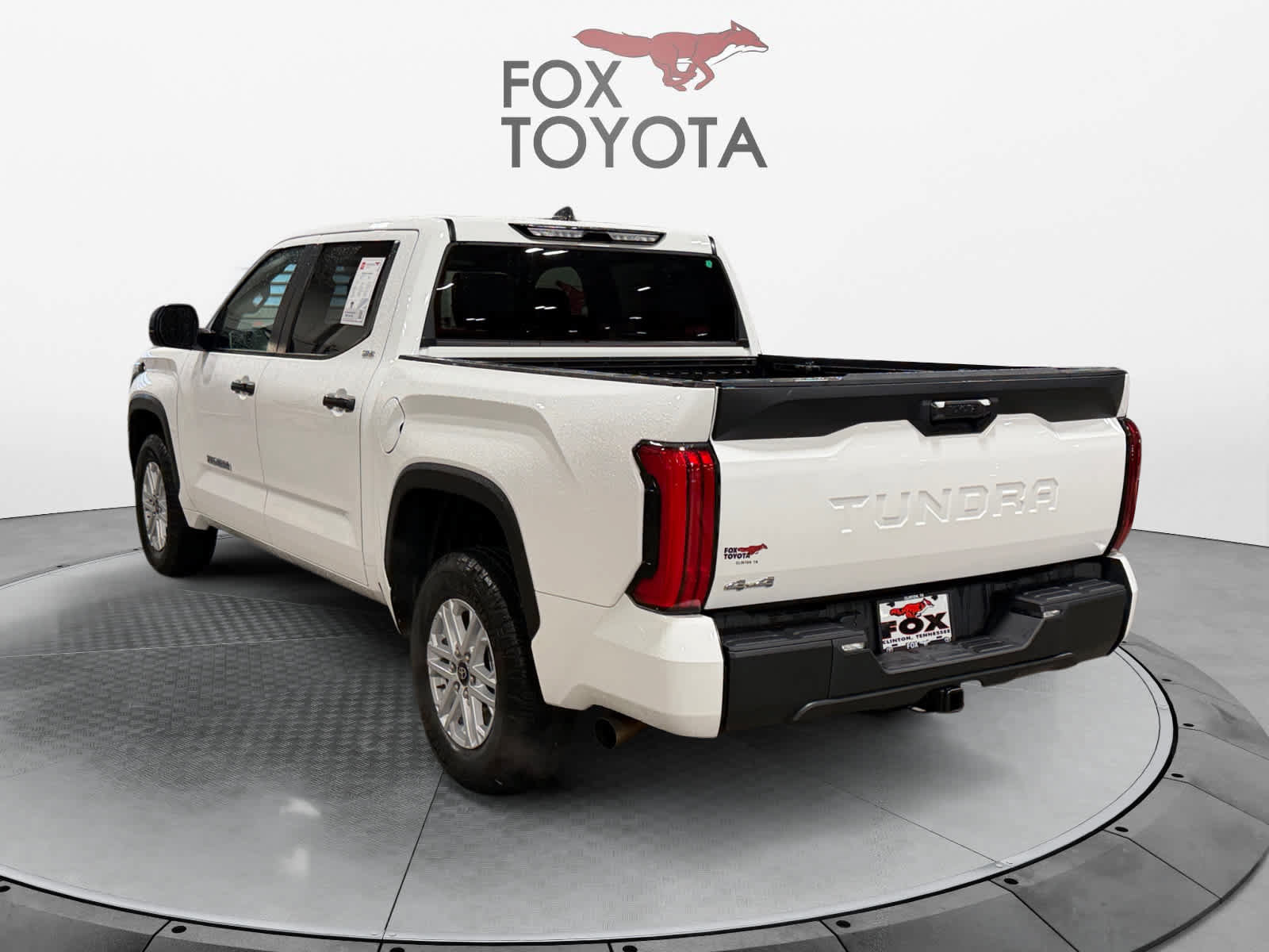 Used 2025 Toyota Tundra SR5 AWD/4WD image 4