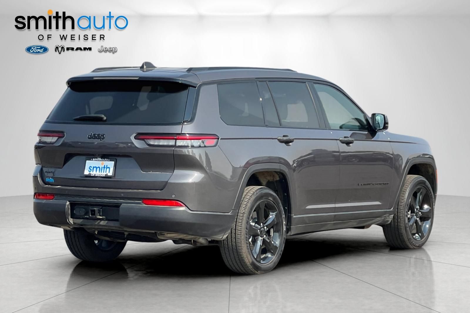 Used 2025 Jeep Grand Cherokee L Altitude AWD/4WD image 5