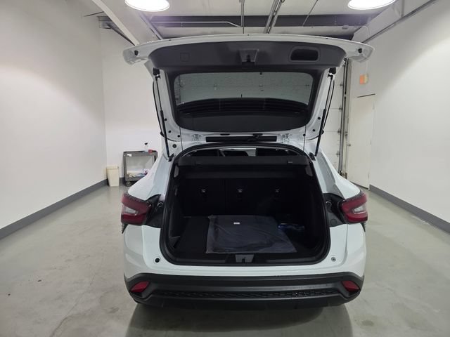 New 2026 Chevrolet Trax LT w/ Driver Confidence Package FWD image 8
