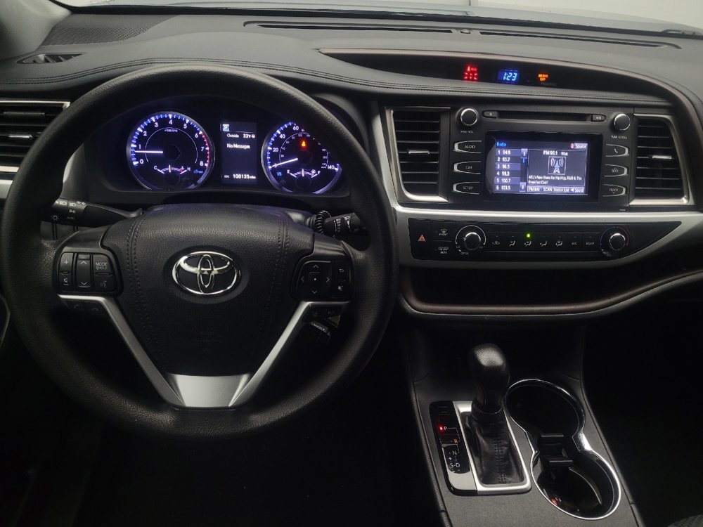 Used 2019 Toyota Highlander LE FWD image 22