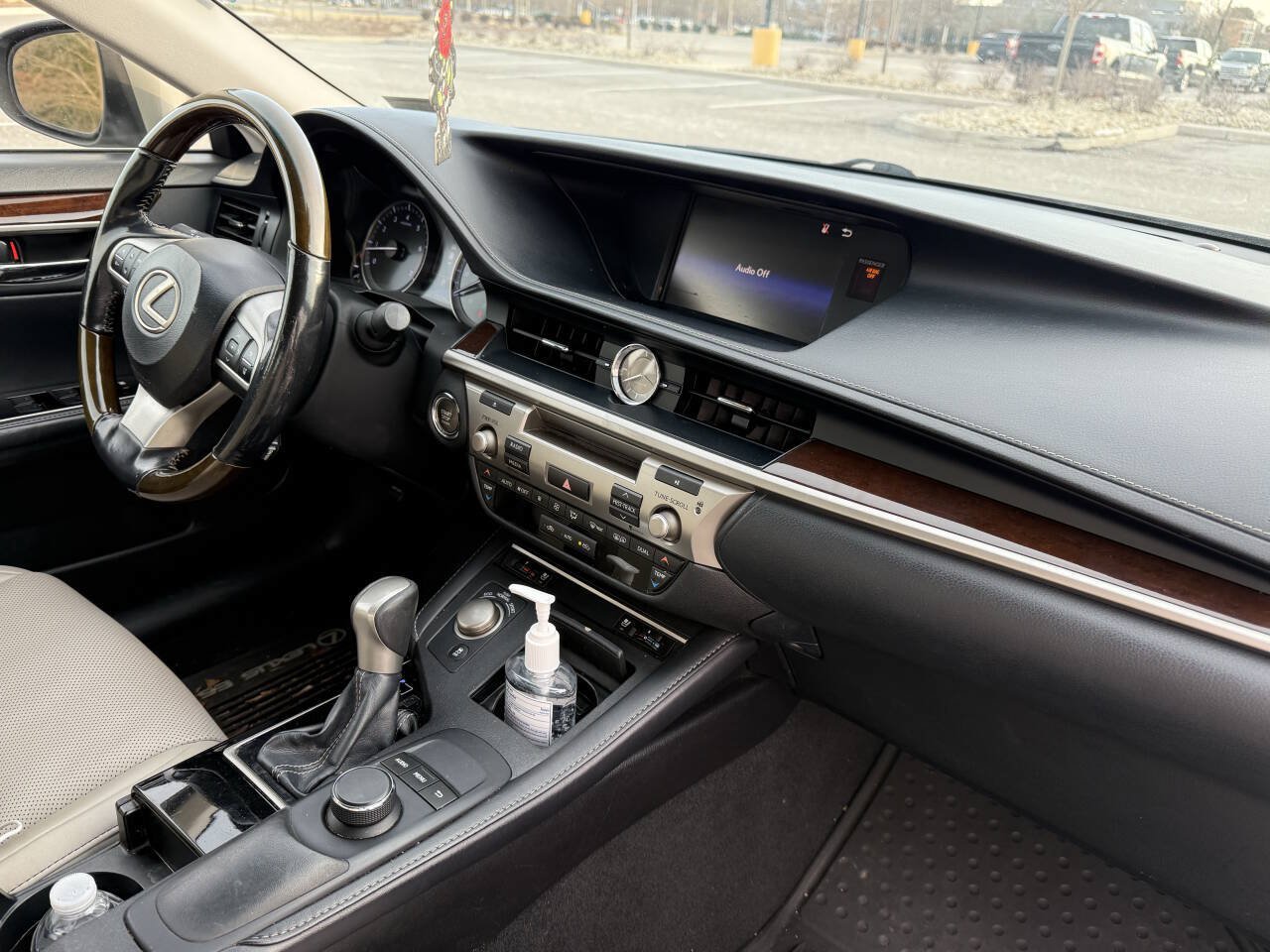 Used 2016 Lexus ES 350 w/ Premium Package w/Wood Trim FWD image 9