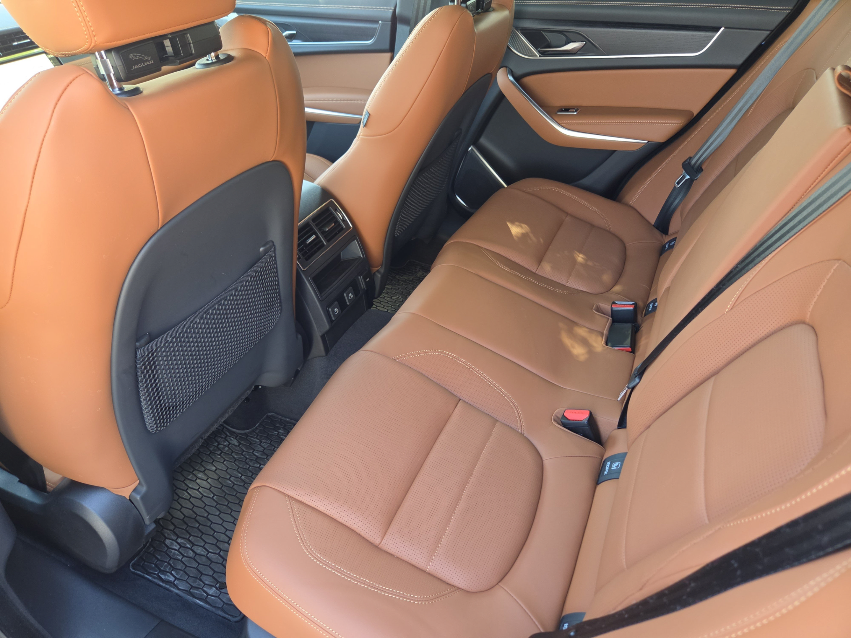 Used 2025 Jaguar F-PACE R-Dynamic S AWD/4WD image 28