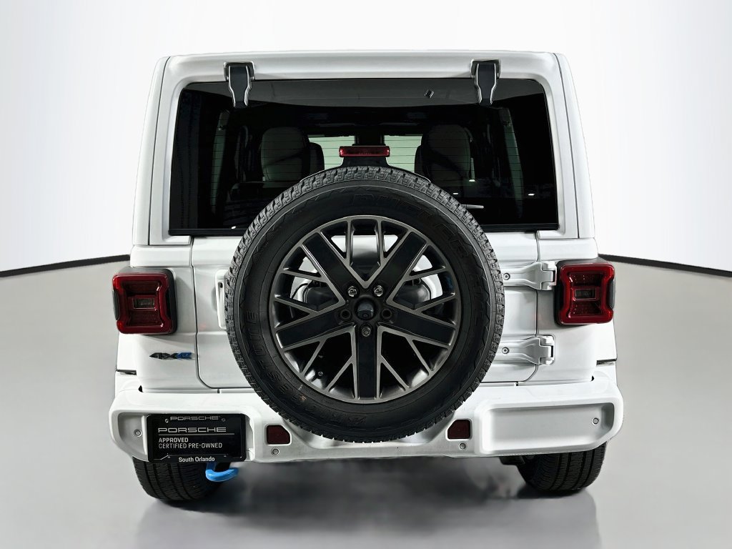 Used 2023 Jeep Wrangler Unlimited Sahara AWD/4WD image 10