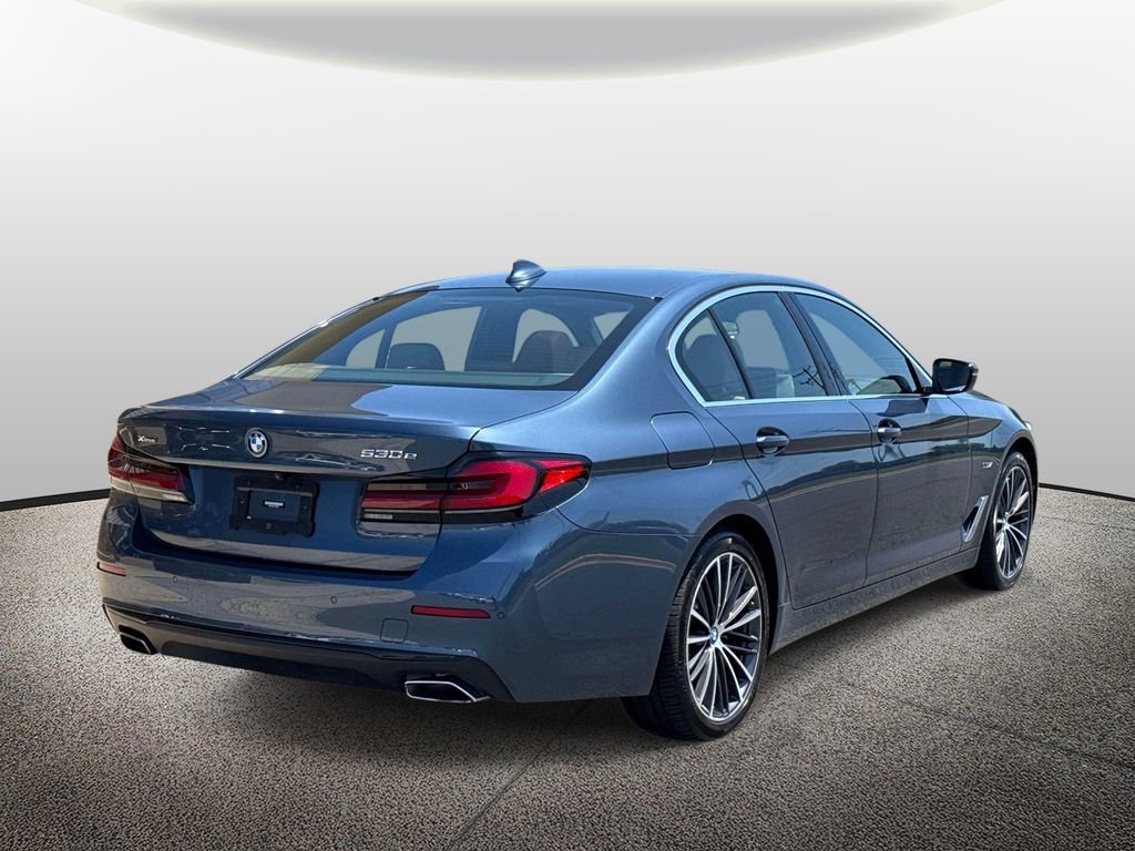 Used 2023 BMW 530e xDrive w/ Premium Package AWD/4WD image 2