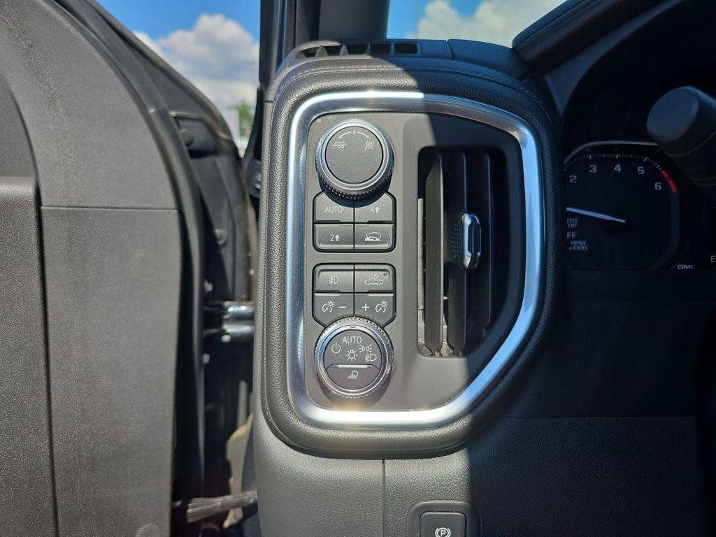 Used 2019 GMC Sierra 1500 SLT w/ SLT Premium Package AWD/4WD image 34