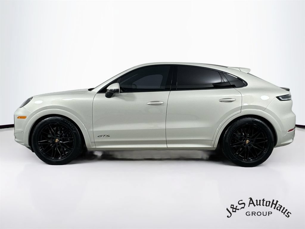Used 2025 Porsche Cayenne GTS AWD/4WD image 4