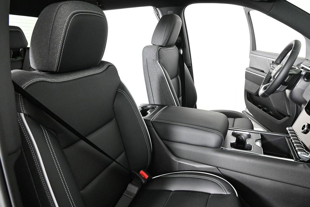 New 2026 GMC Sierra EV Elevation image 21