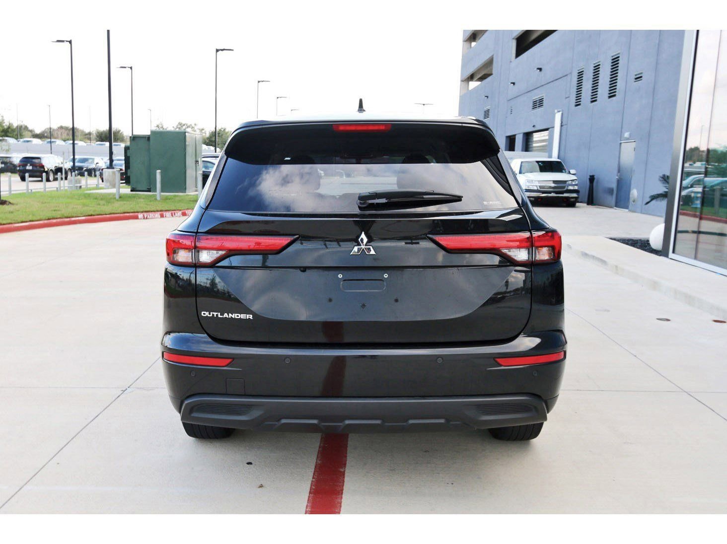 Used 2024 Mitsubishi Outlander ES image 7